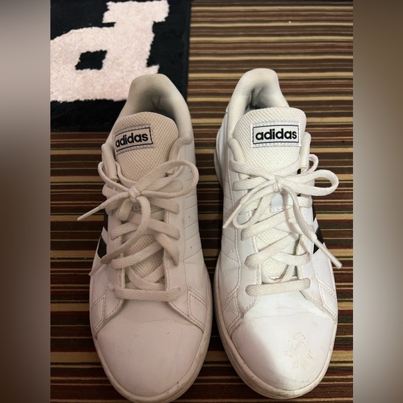 Used adidas size 7 women’s - Picture 1 of 6